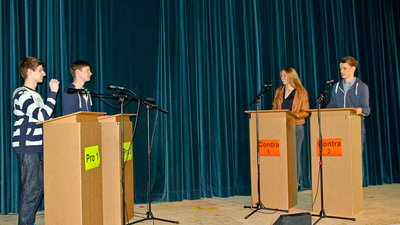 Debatte auf der Bühne