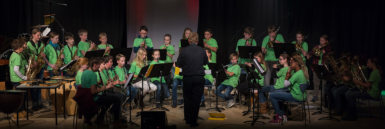 Foto: Bläserklasse "Music People" 2017 beim Weihnachtskonzert