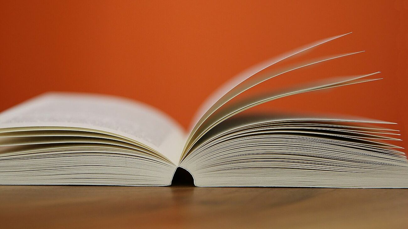 Foto: Es ist wieder so weit! Jetzt die Schulbücher für das nächste Schuljahr bestellen.