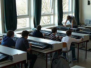 Praktische Erfahrung an den Keyboards