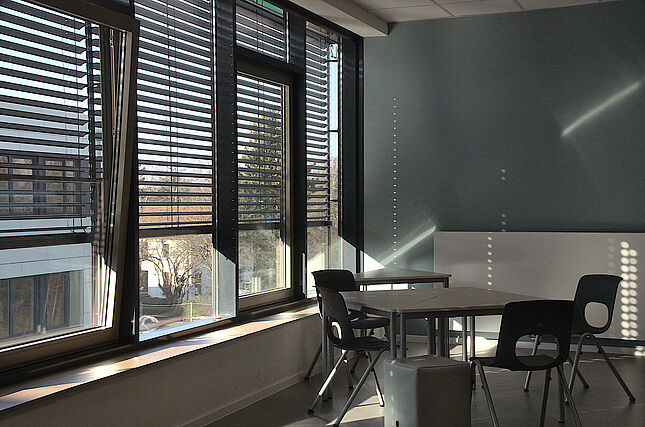 Bild: Die Homebases (hier Jahrgang 10) bieten z. B. Raum für Gruppenarbeiten.