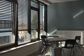 Bild: Die Homebases (hier Jahrgang 10) bieten z. B. Raum für Gruppenarbeiten.