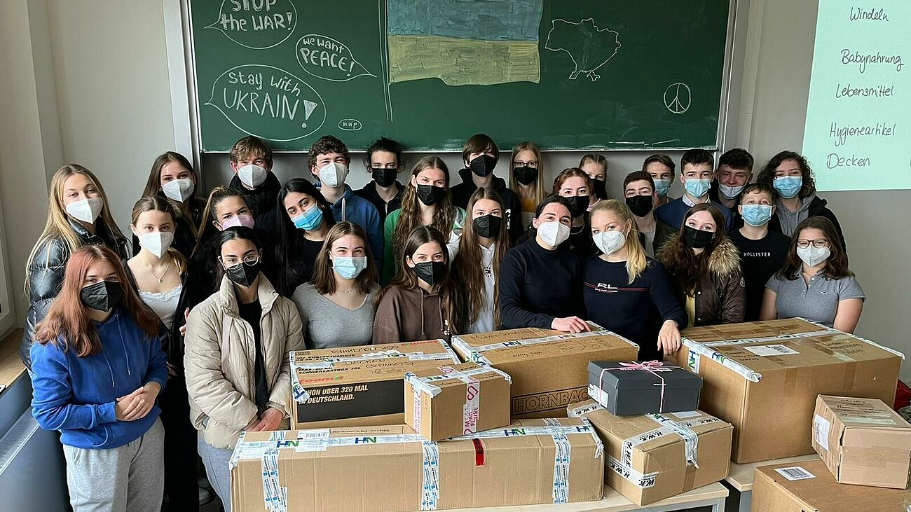Foto: Die Klasse 10D sammelt Spenden für die Menschen aus dem Kriegsgebiet