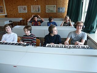 Praktische Erfahrung an den Keyboards